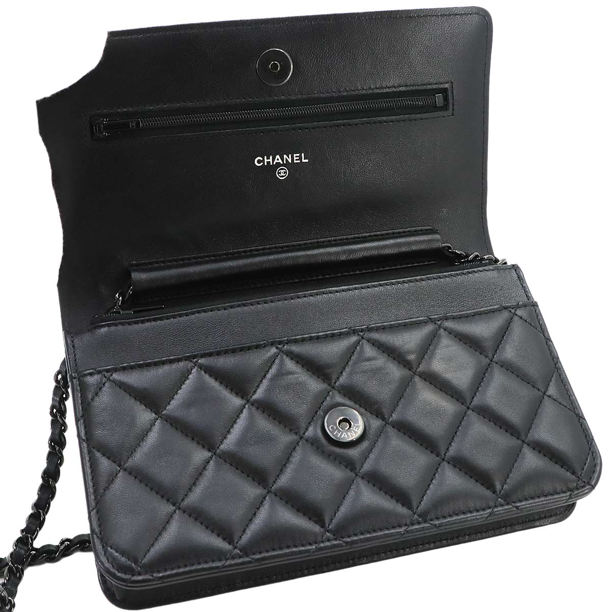 Matelasse Classic Chain Wallet Leather Black AP0250