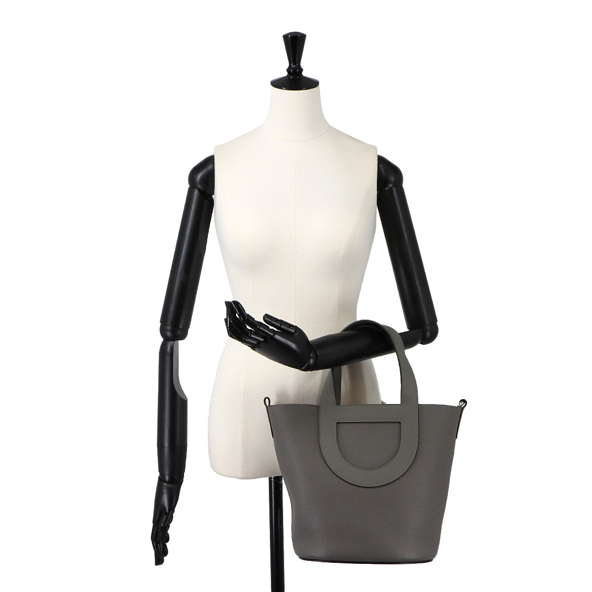 In the Loop 23 Hand Bag Taurillon Clemence Swift Gris Meyer