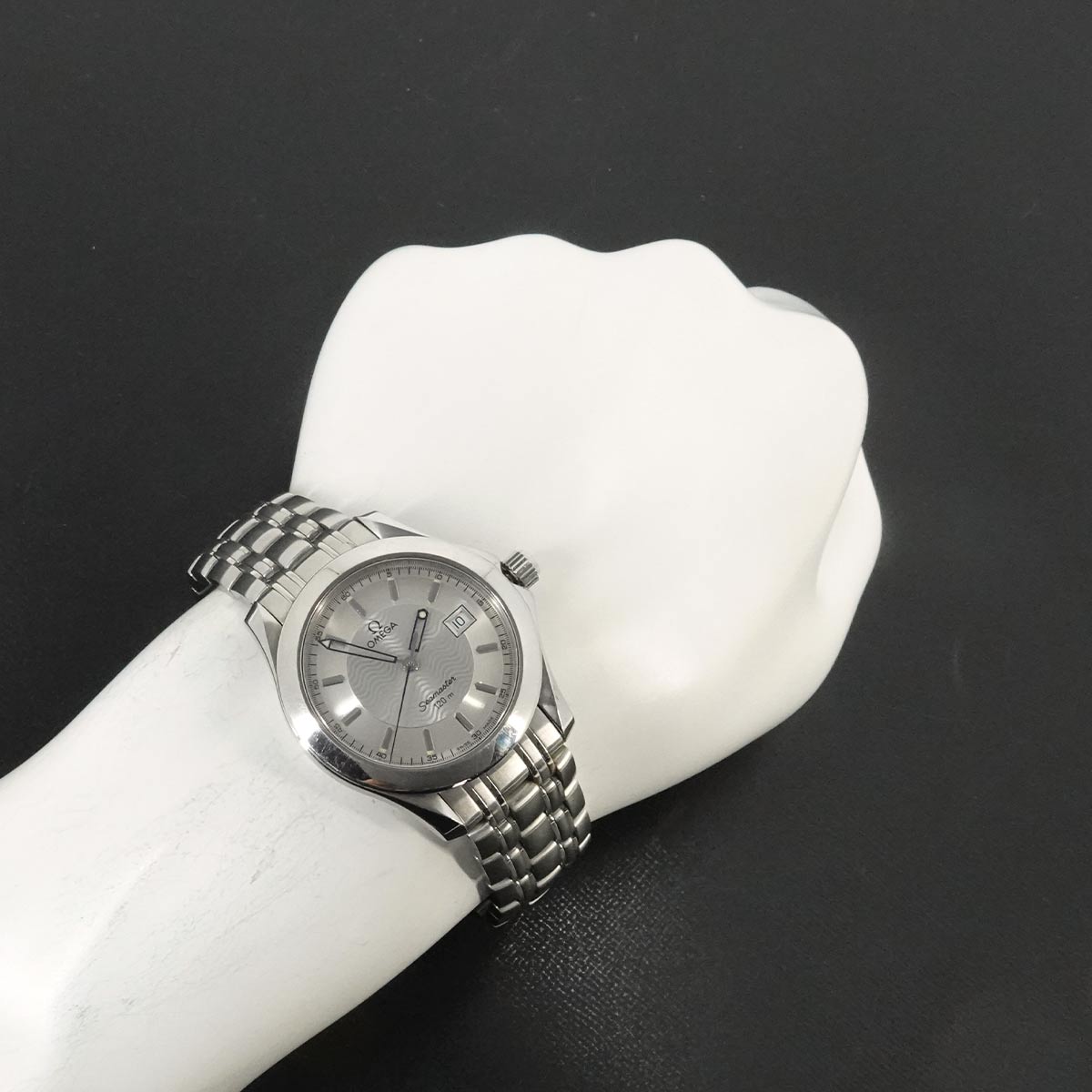 Seamaster 120 2511 31 Date Quartz Silver Dial Mens Watch