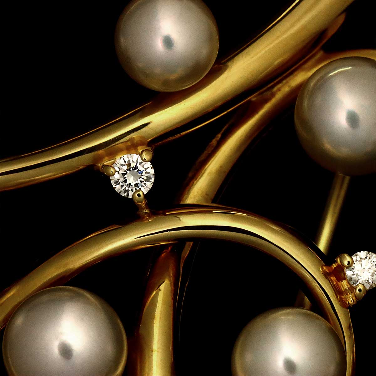 Baby Pearl Diamond 0.07ct Brooch 18K Yellow Gold 750
