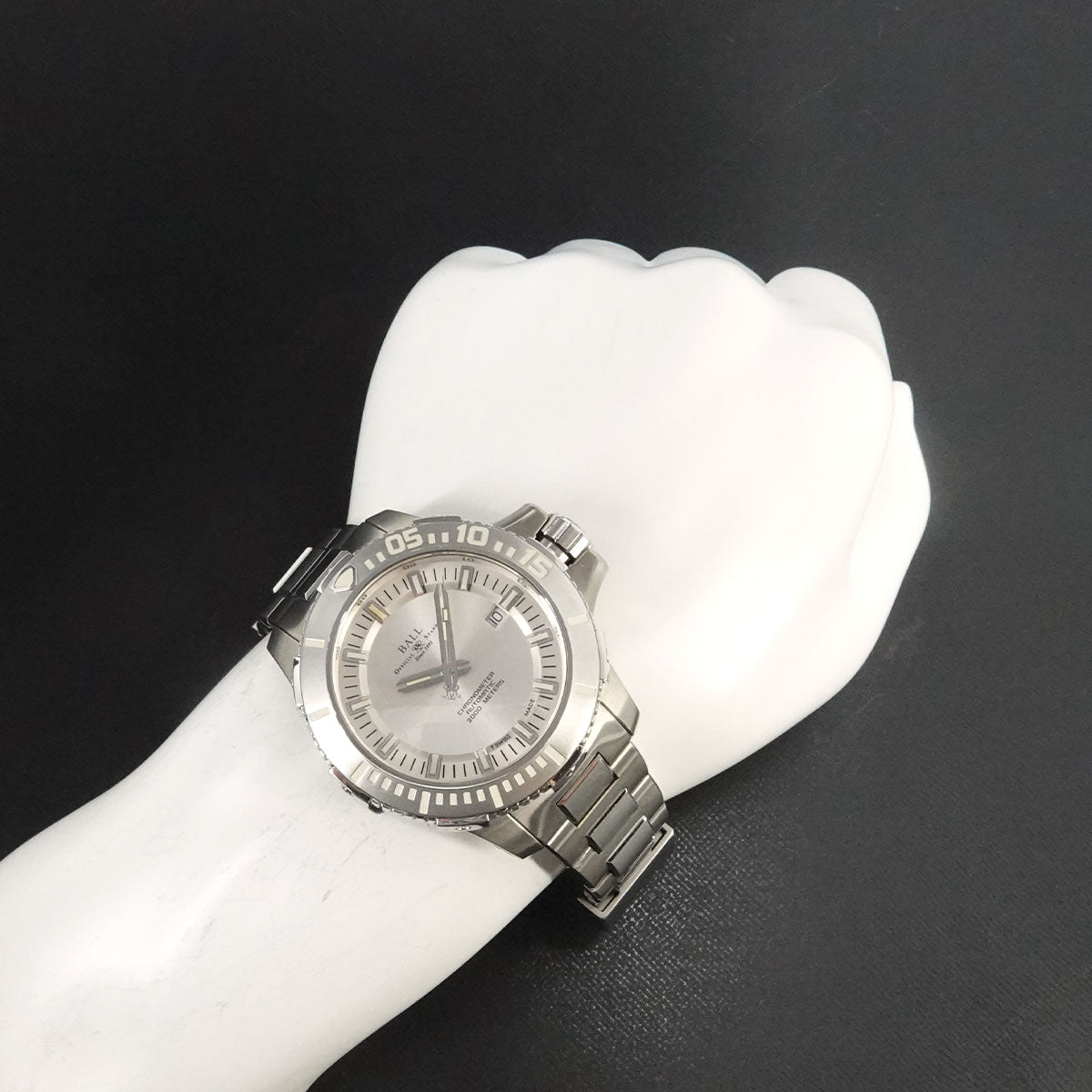 Engineer Hydrocarbon DeepQUEST DM3000 Silver Dial Mens