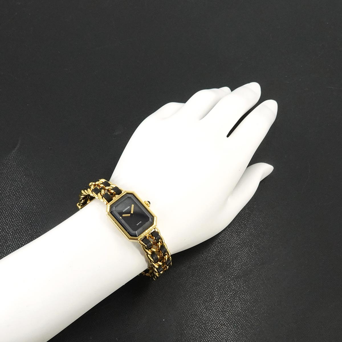 Premiere Size M H0001 Vintage Quartz Black Dial Ladies Watch