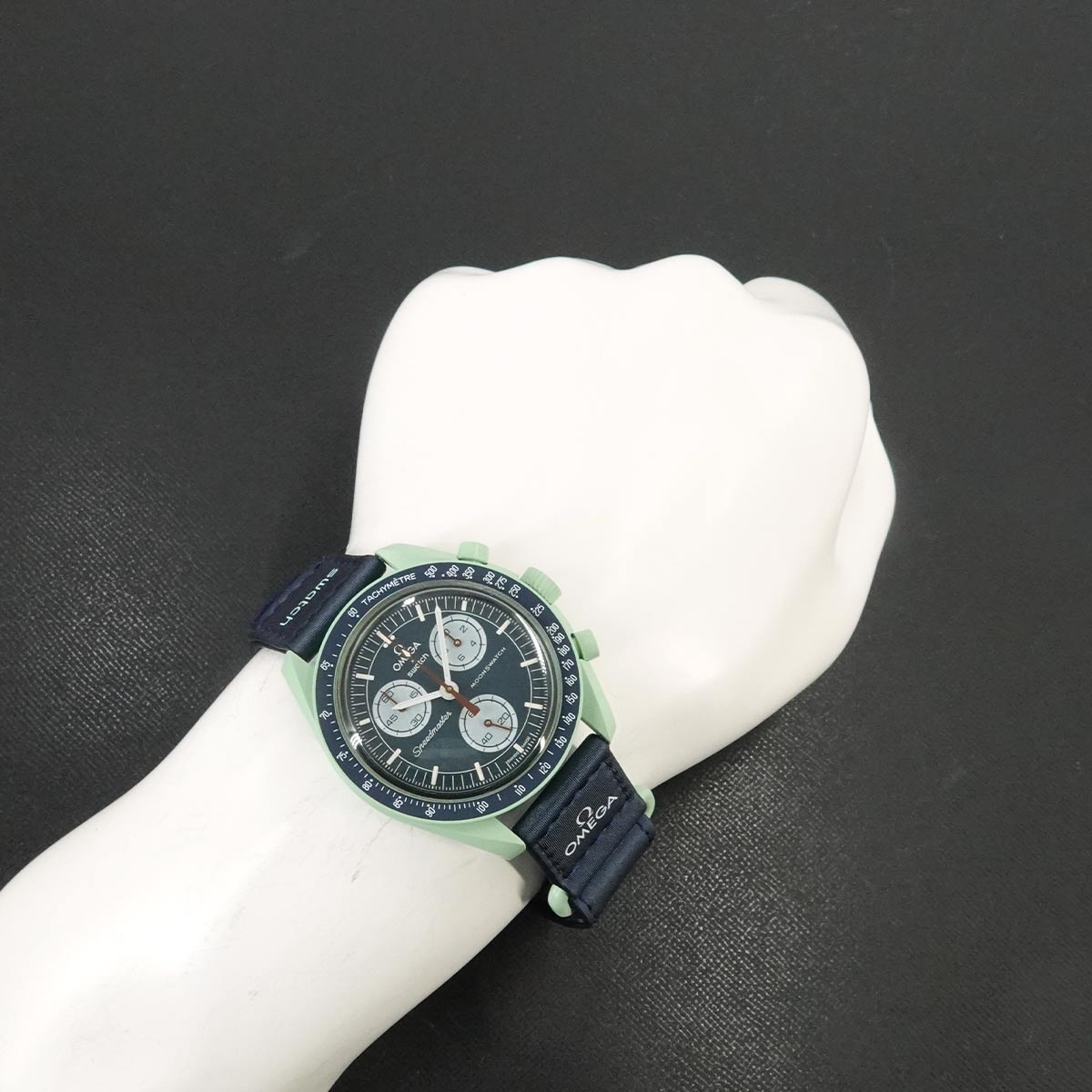 BIOCERAMIC MOONSWATCH MISSION ON EARTH SO33G100 Quartz