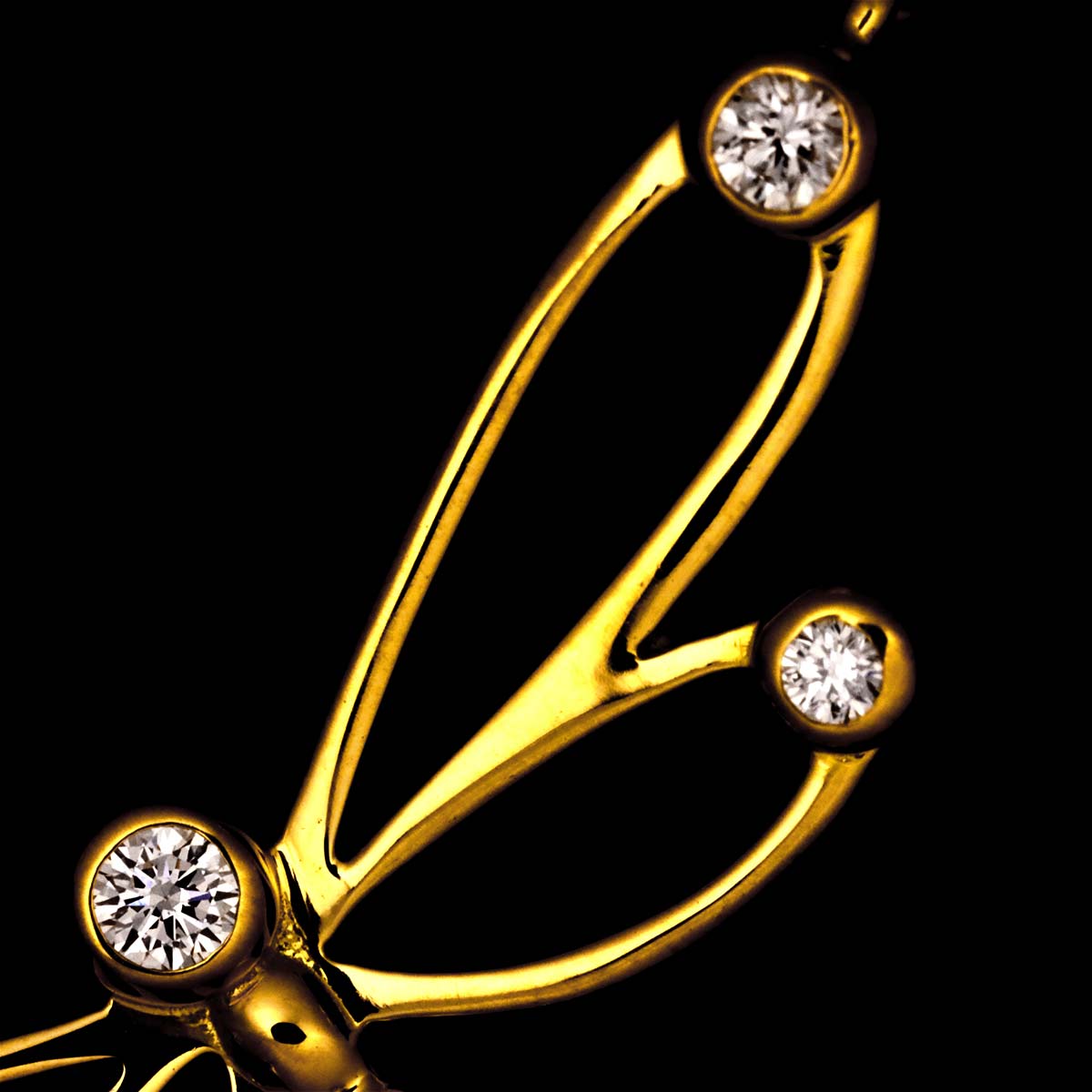 Dragonfly Diamond Necklace 18K Yellow Gold 750