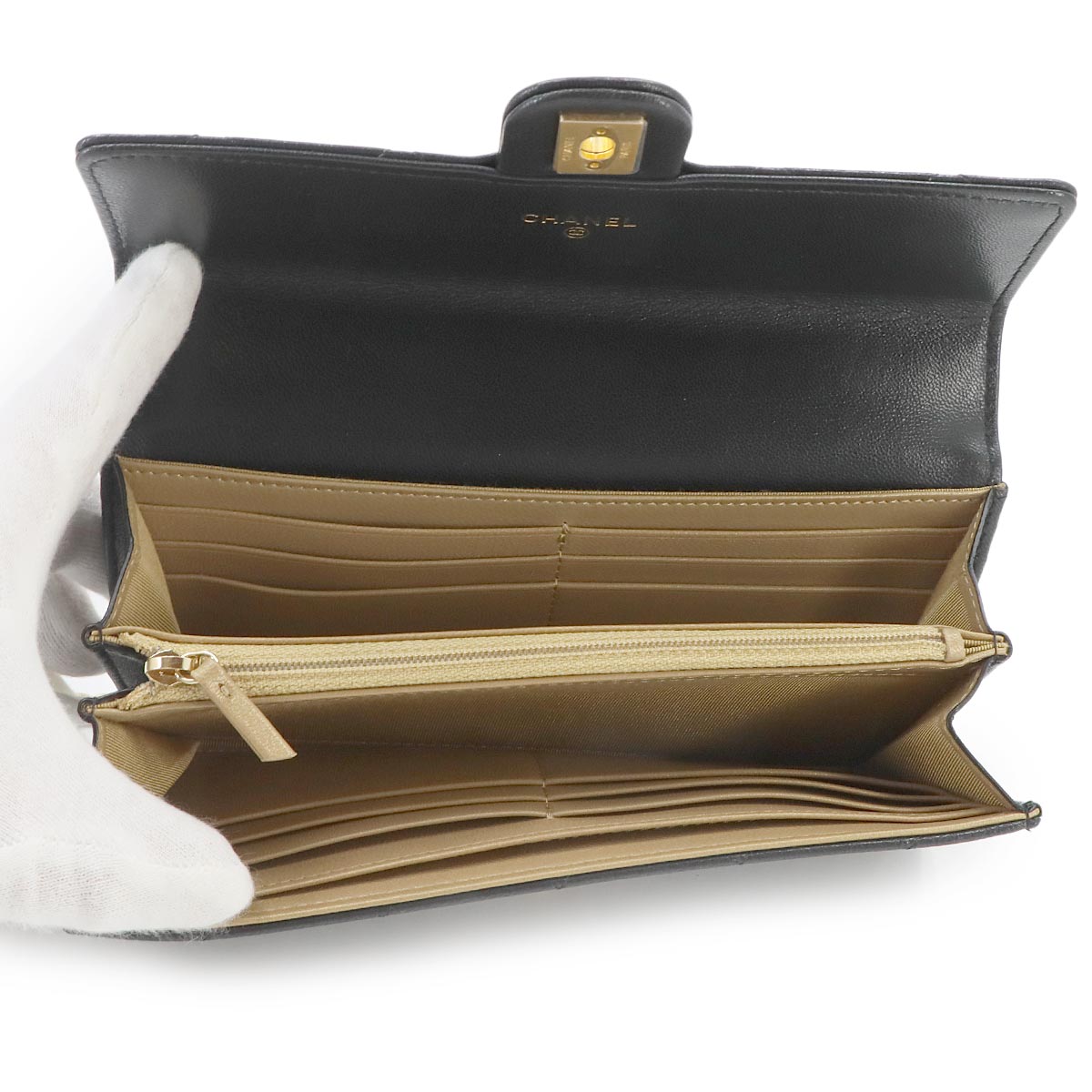 Matelasse Chain Wallet Pearl motif Leather Black AP1001 Purse