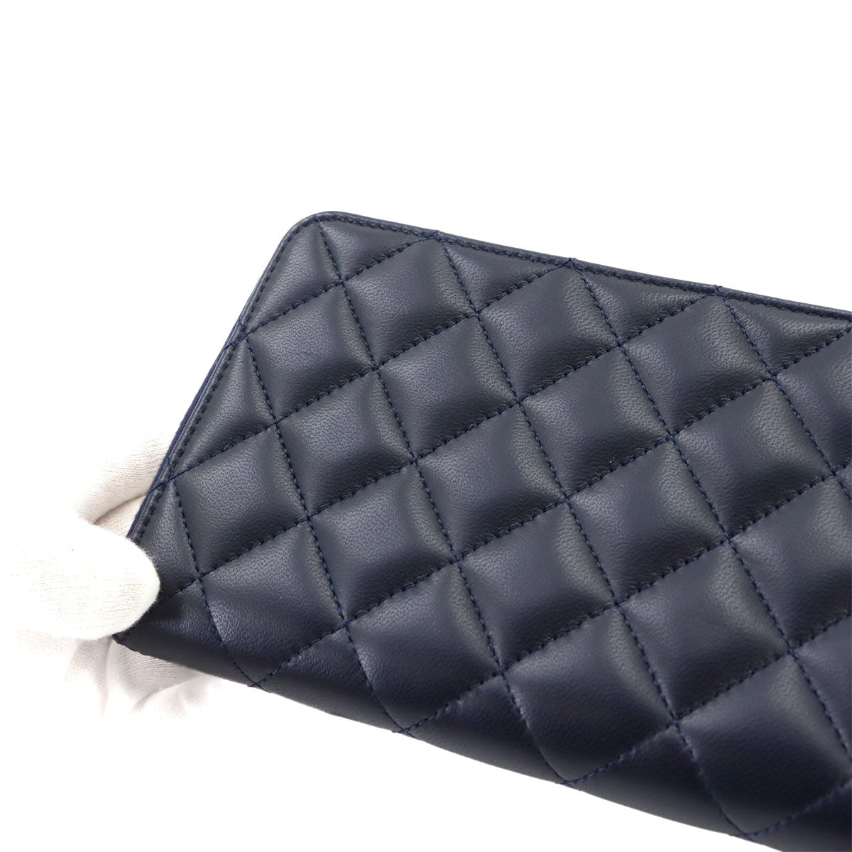 Matelasse Classic Long Zipped Wallet Leather Navy Purse
