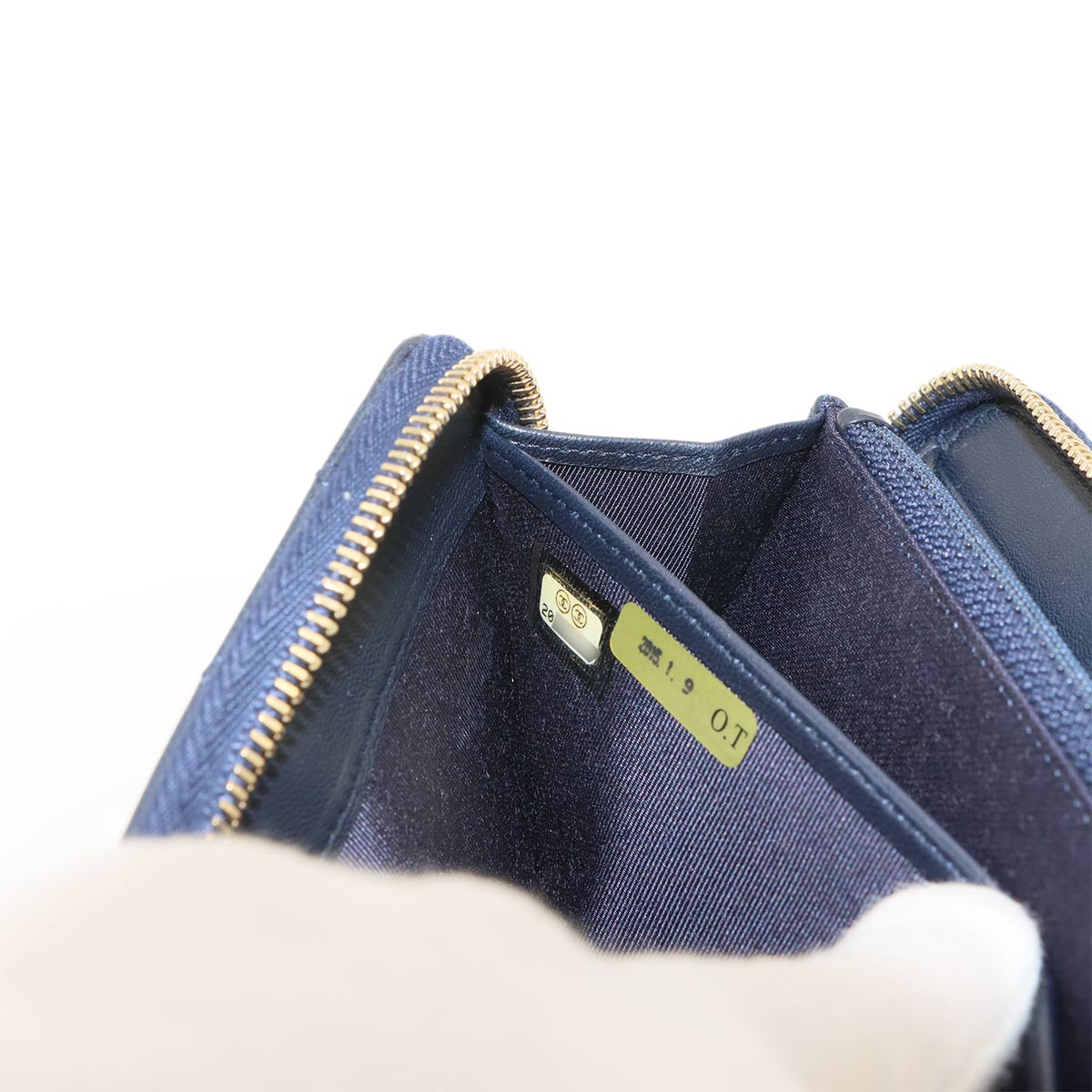 Matelasse Classic Long Zipped Wallet Leather Navy Purse
