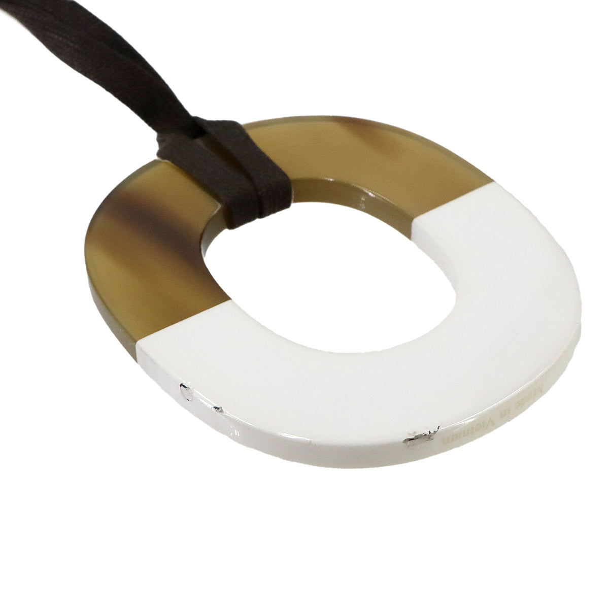 Isum GM Necklace Buffalo Horn Brwon White Accessory
