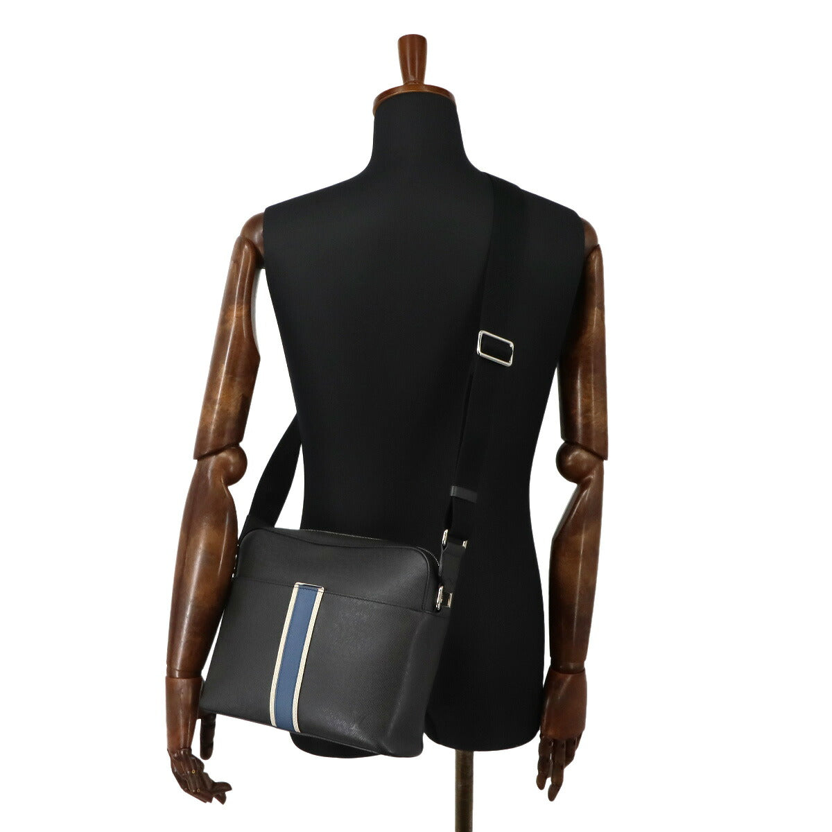 Taiga Anton Messenger PM Shoulder Bag Ardoise M34411