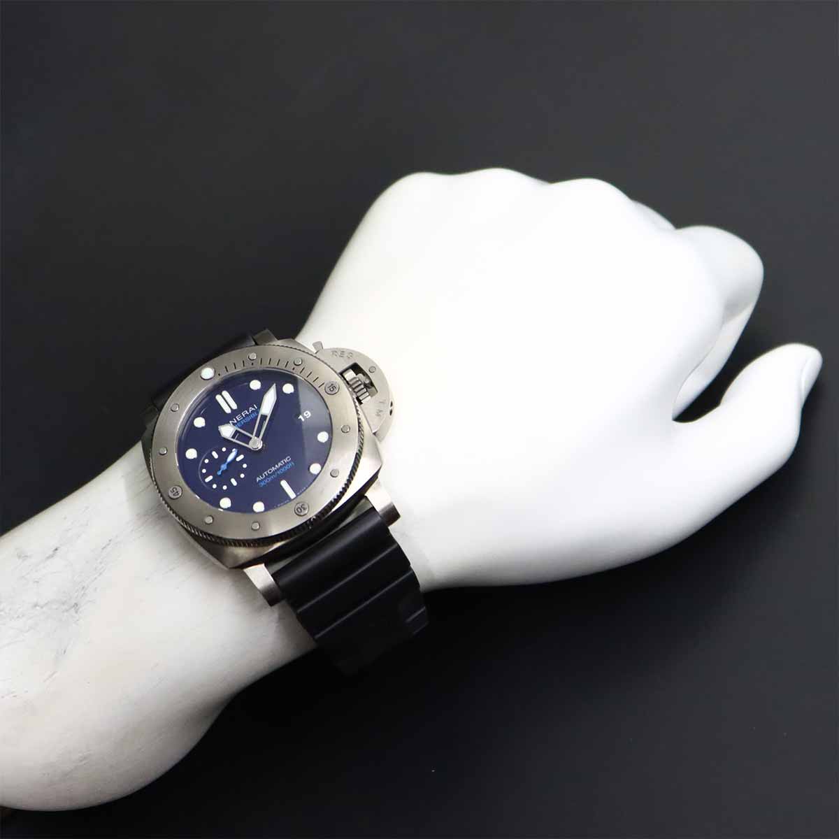 Luminor Submersible PAM00692 Automatic Date Blue Dial Mens
