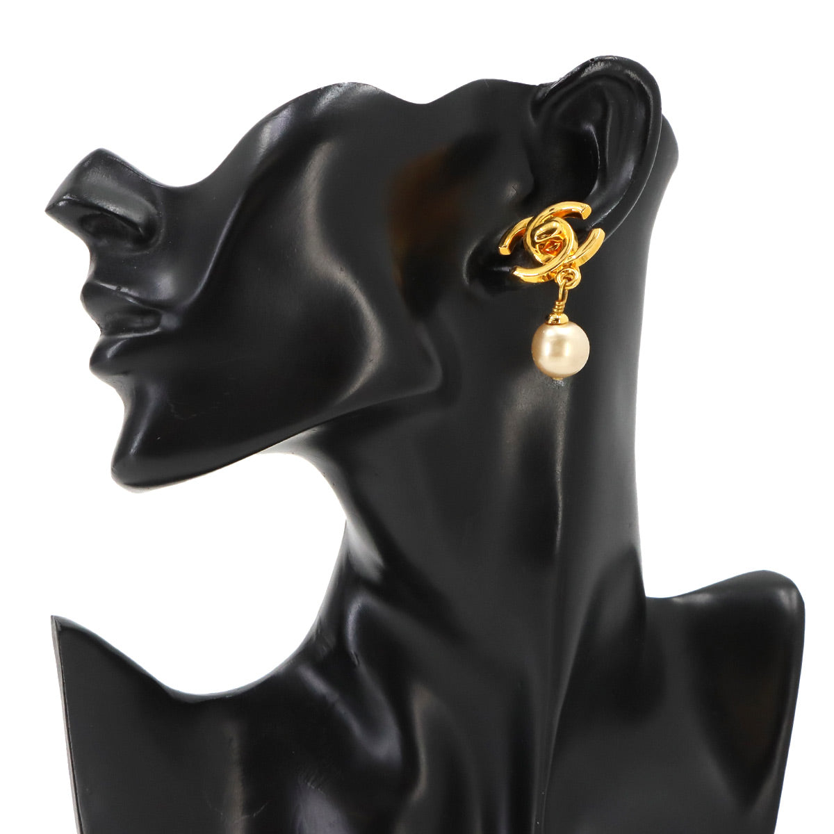 Faux pearl Coco Logos Earrings Gold 96A Clip Vintage Accessory