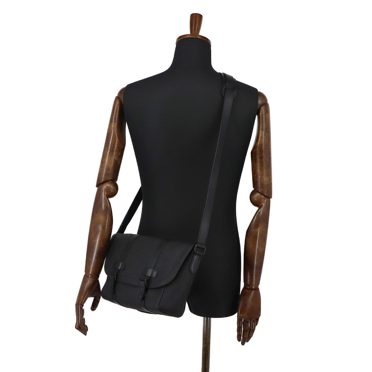 Monogram Taurillon Christopher Messenger Bag M28324