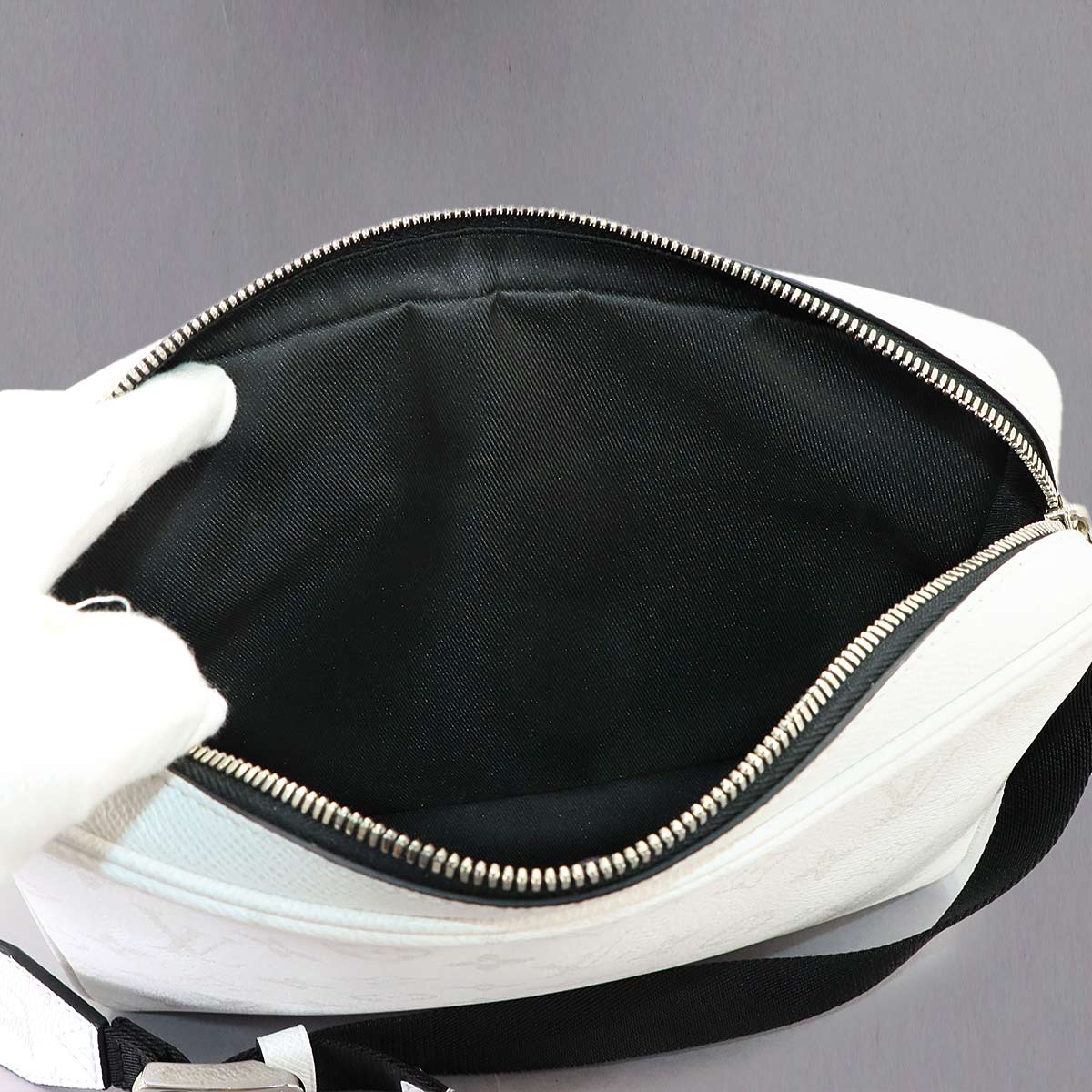 Taigarama Outdoor Messenger PM Shoulder Bag M30243