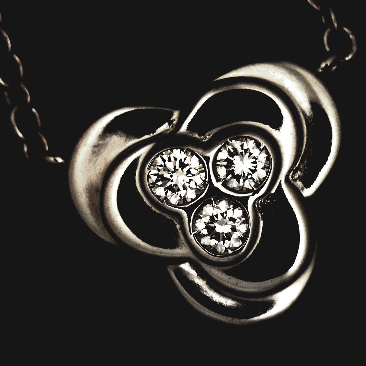 Diamond Necklace 18K White Gold 750