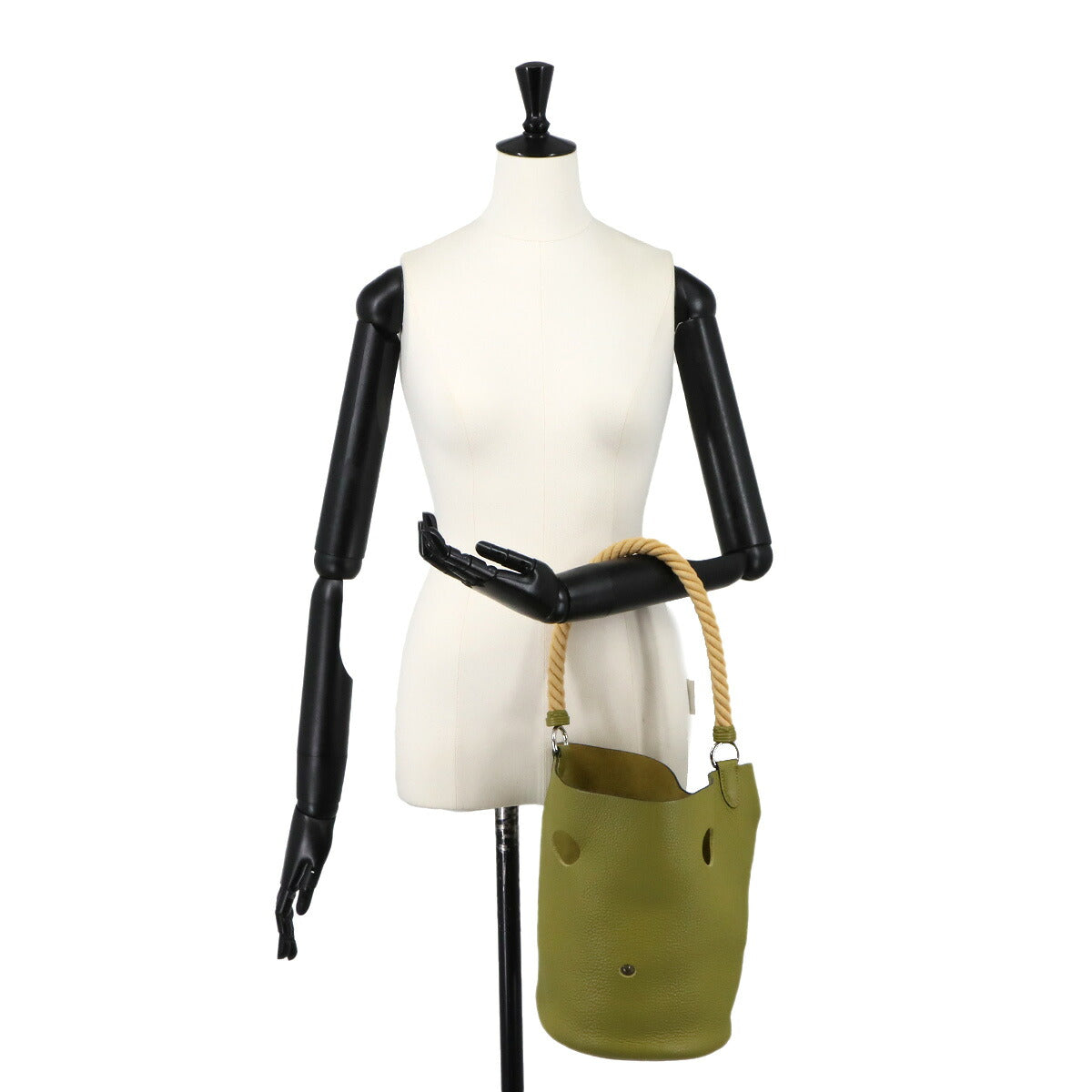 Mangeoire MM Hand Bag Taurillon Clemence Green