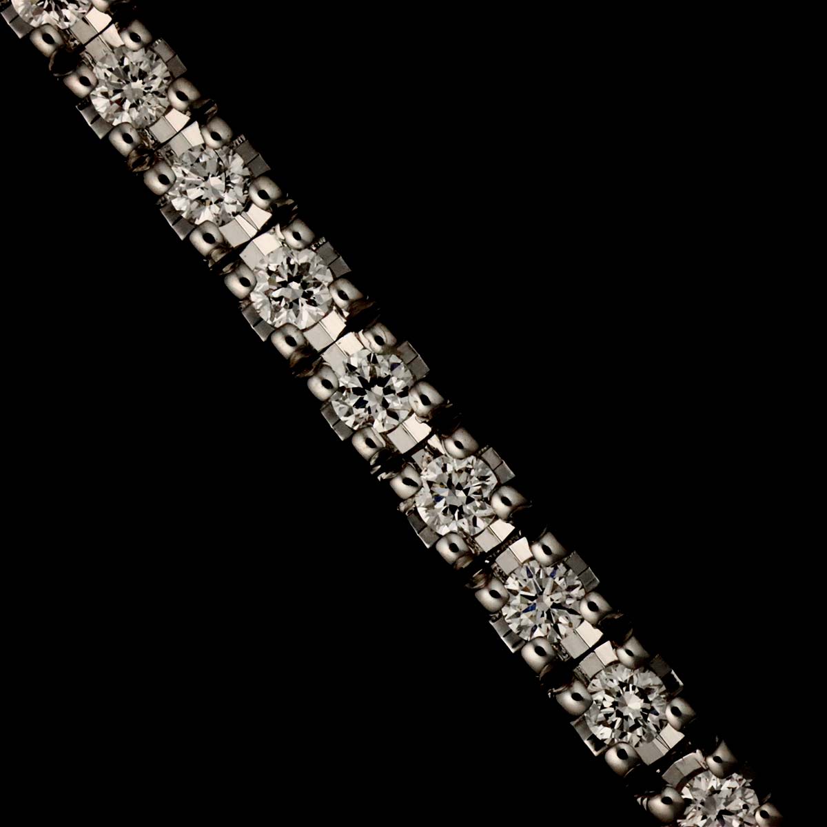 Timeless Classico Sapphire Diamond Bracelet 18K WG 750