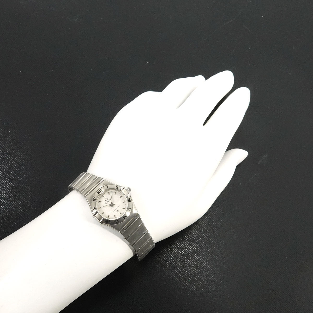 Constellation Mini 1562 30 Silver Dial Quartz Ladies Watch