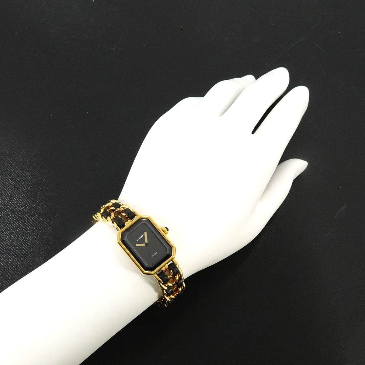 Premiere Size S H0001 Vintage Quartz Black Dial Ladies Watch