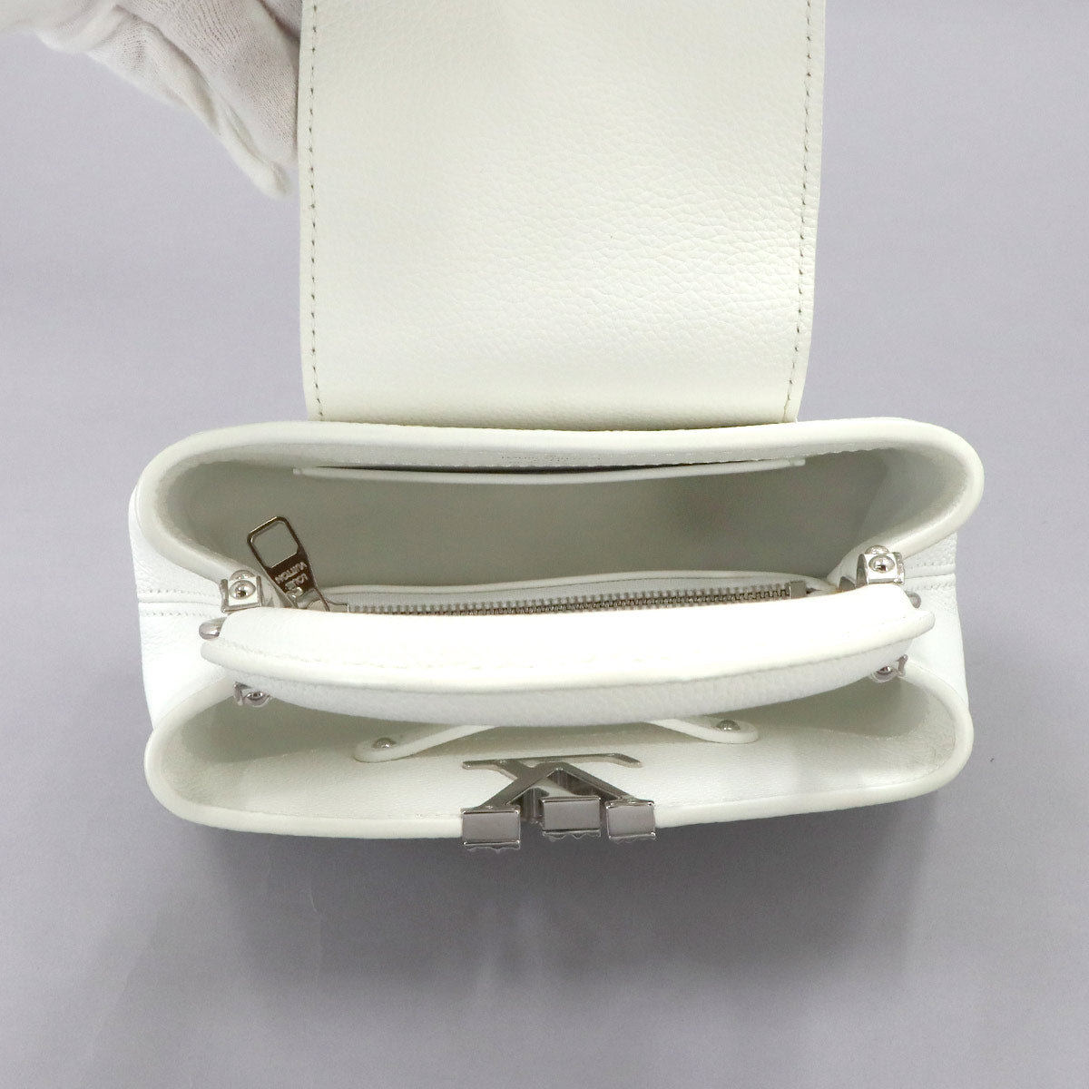 Capucines EW MM Hand Shoulder Bag Taurillon Leather