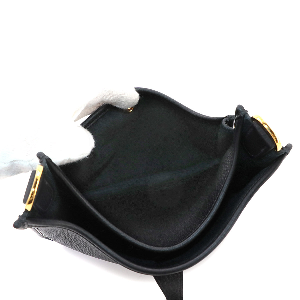Evelyne3 23 Shoulder Bag Taurillon Clemence Black