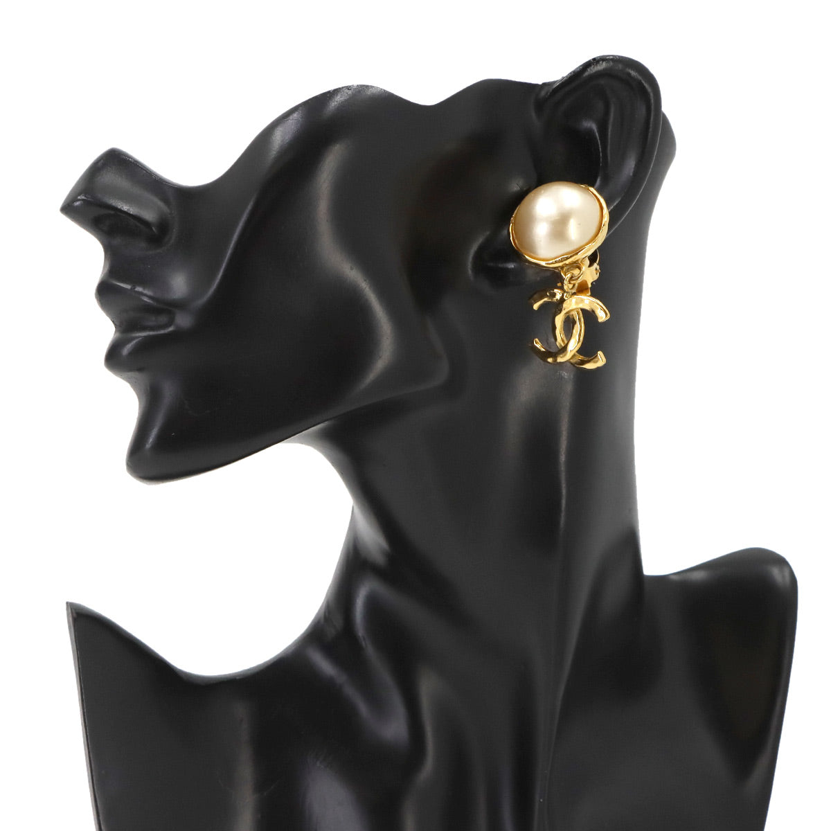 Faux pearl Coco Logos Earrings Gold 93A Clip Vintage Accessory