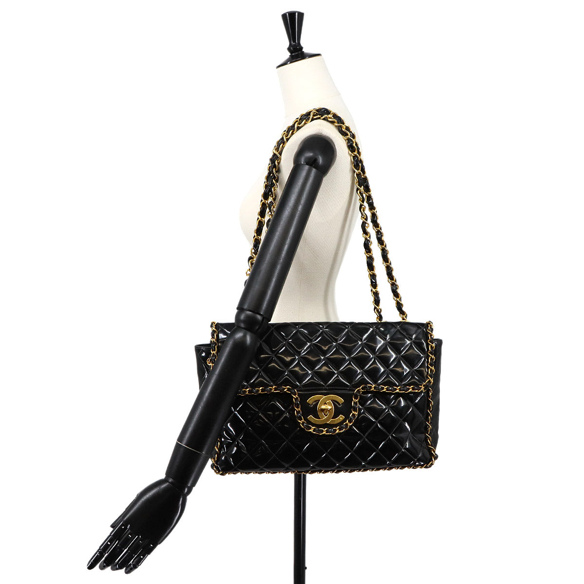 Matelasse 34 Chain Shoulder Bag Enamel Black Vintage Purse