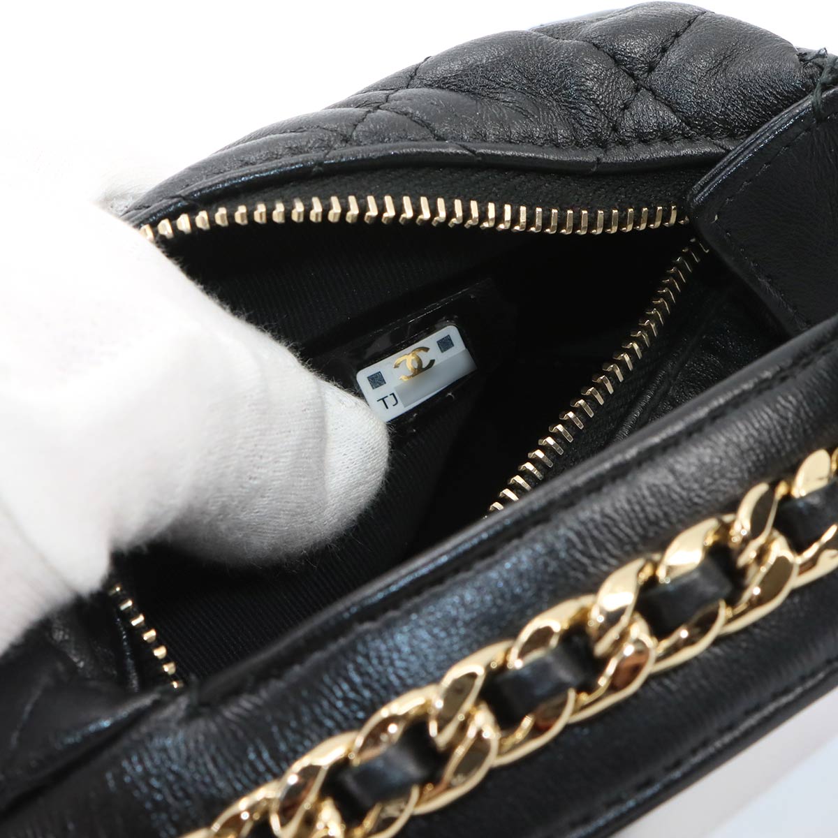 Matelasse Hand Bag Leather Black AP3095 Purse