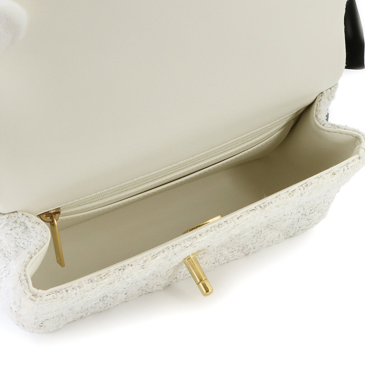 Matelasse Chain Shoulder Bag Tweed Black White