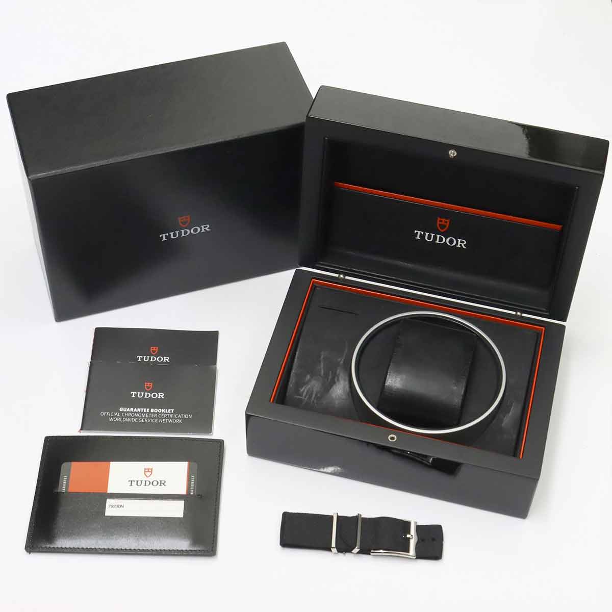 Heritage Black Bay 79230N Automatic Black Dial Mens Watch