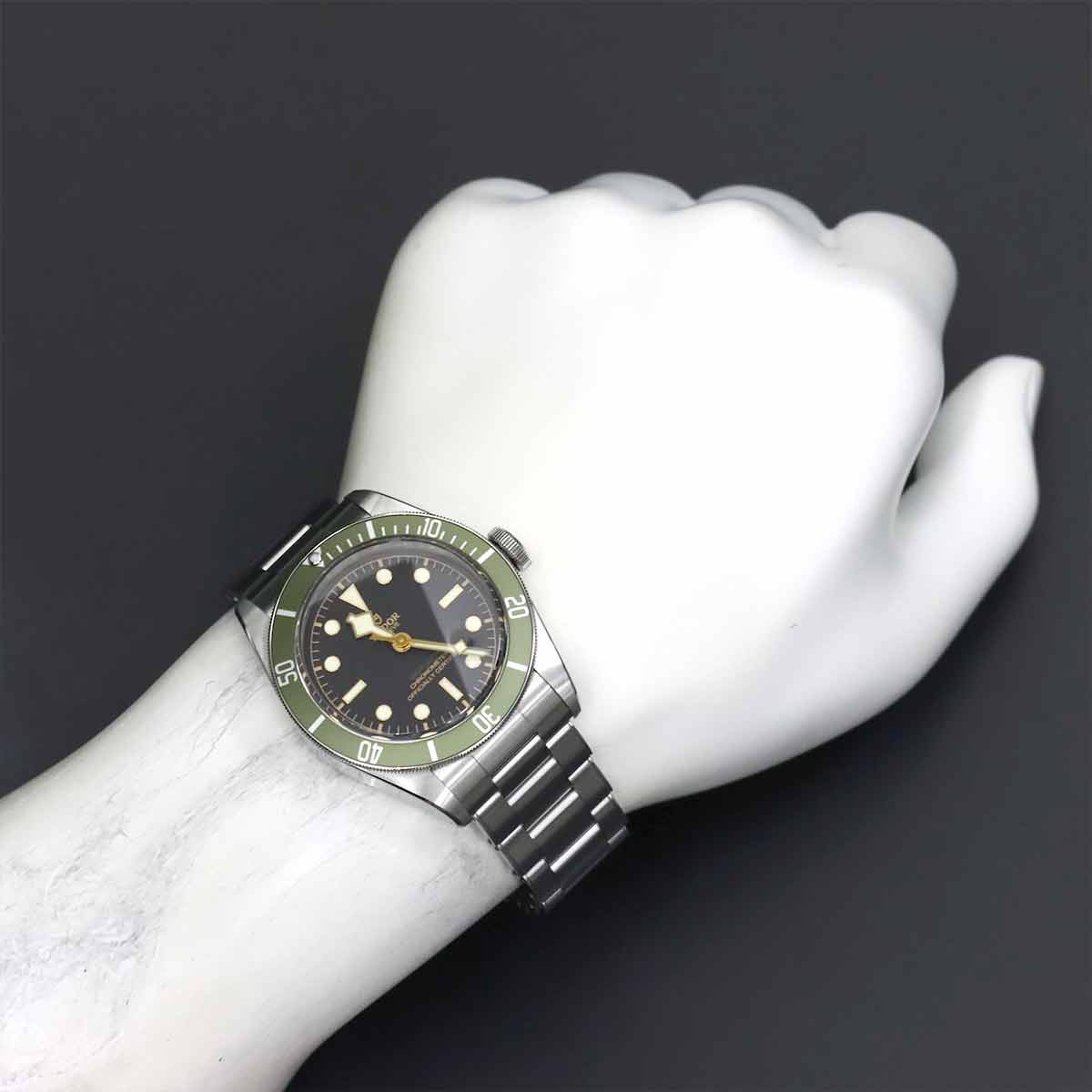 Heritage Black Bay 79230G Automatic Black Dial Mens Watch