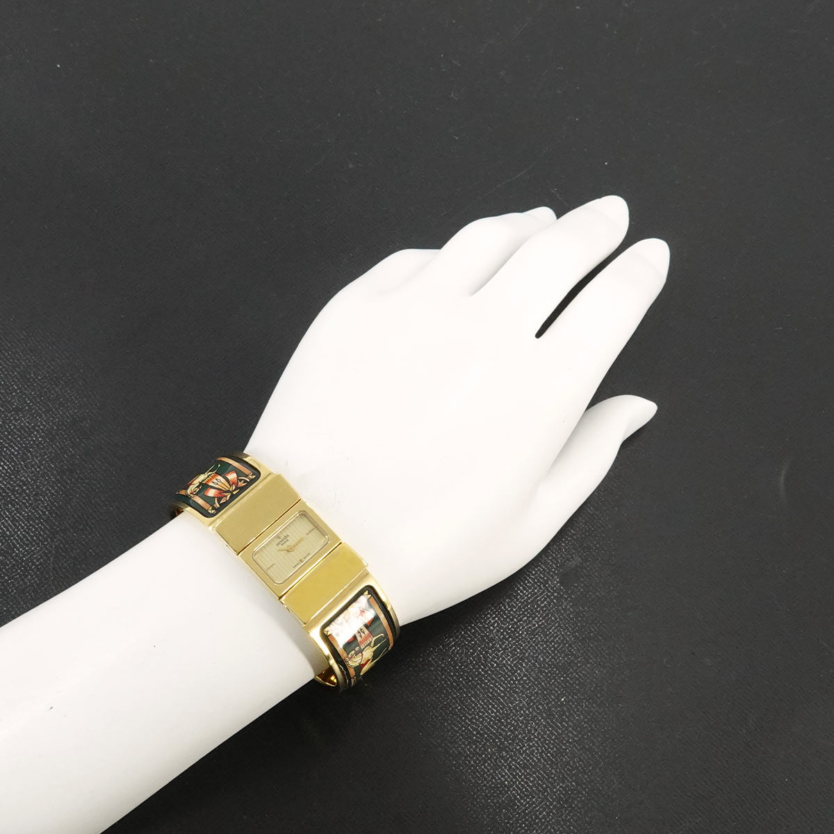 Loquet LO1.201 Quartz Gold Dial Ladies Bngle Watch