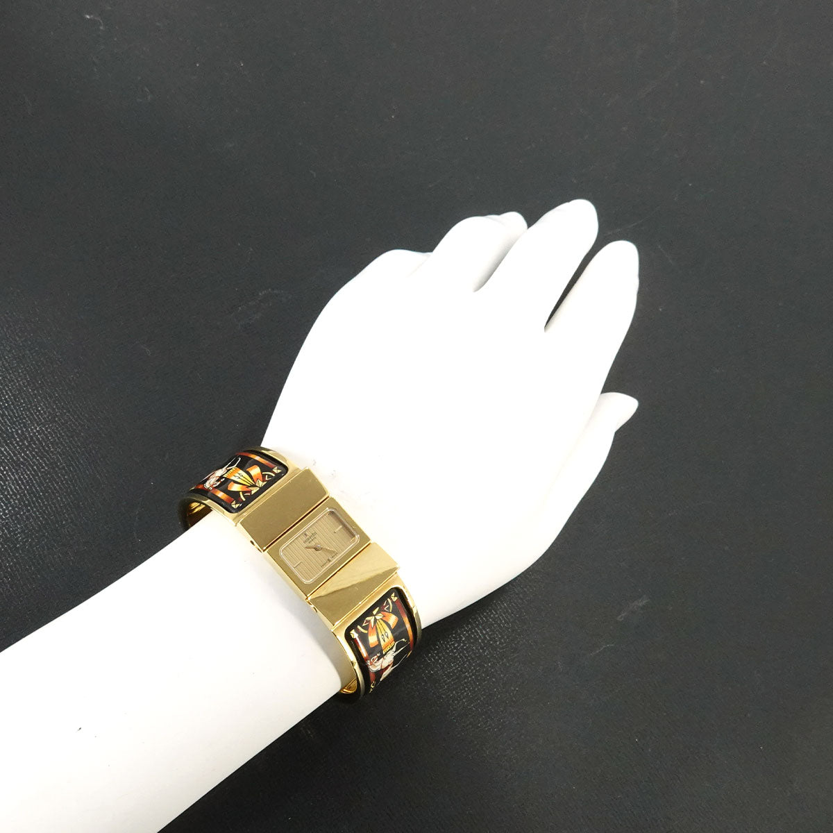 Loquet LO1.201 Quartz Gold Dial Ladies Bngle Watch
