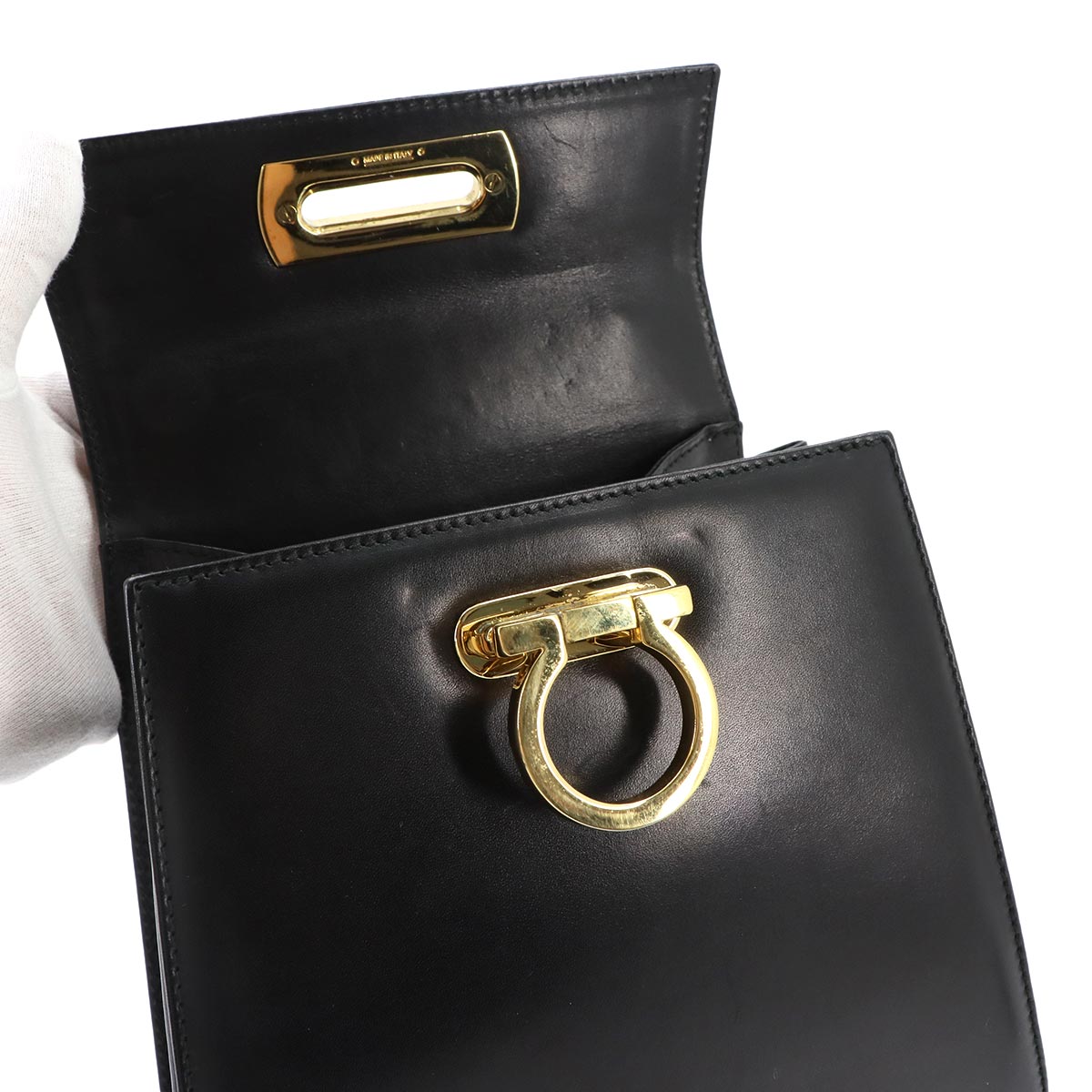 Gancini Hand Shoulder Bag Leather Black AQ212193