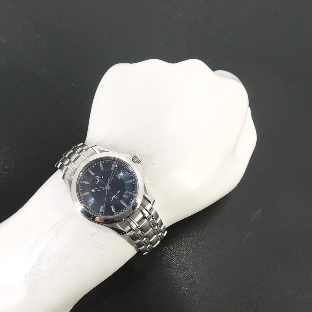 Seamaster 120m 2511 81 Quartz Date Navy Dial Mens Watch