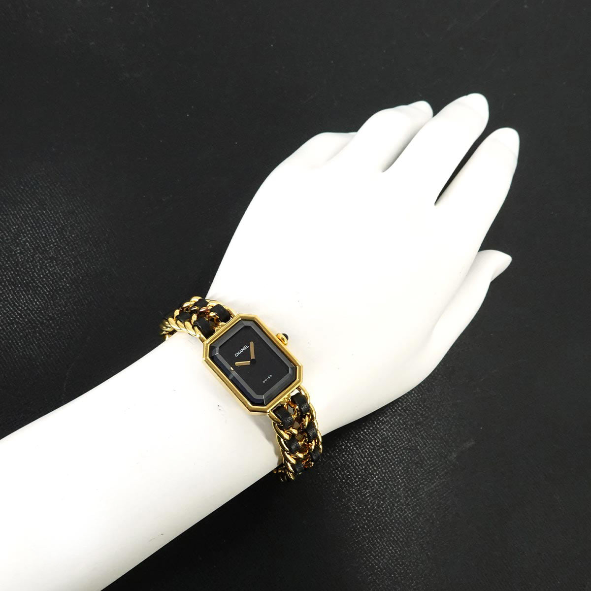 Premiere Size L H0001 Vintage Quartz Black Dial Ladies Watch