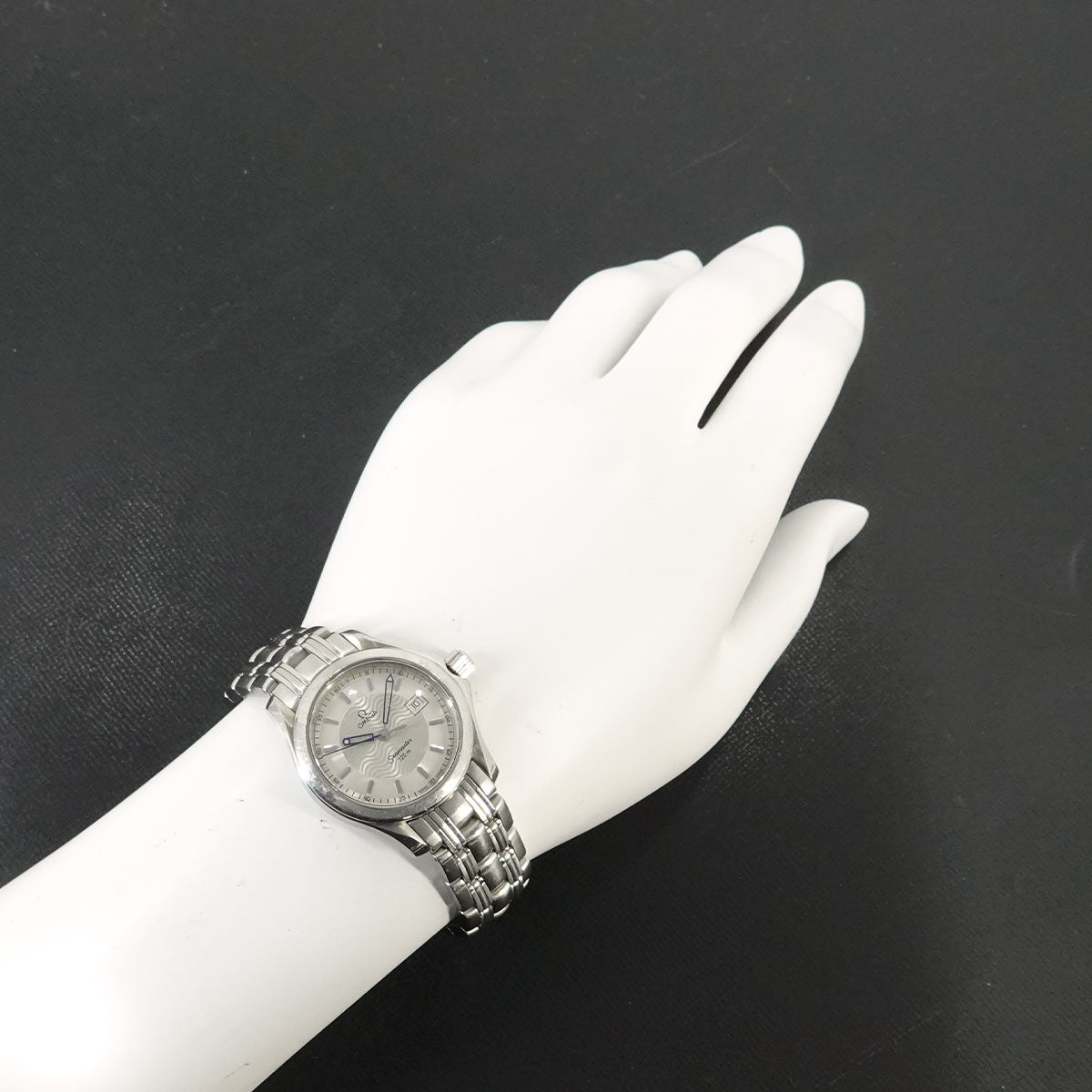 Seamaster 120 Date 2571 31 Quartz Silver Dial Ladies Watch
